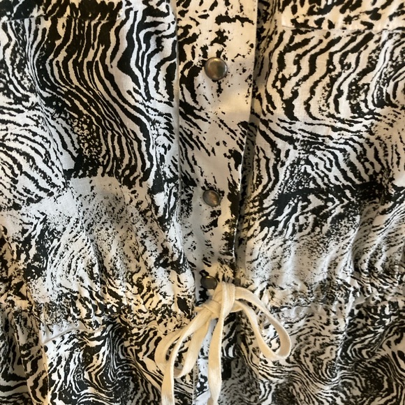 100% French linen Enzo Costa hand printed and dyed romper. - Picture 5 of 11